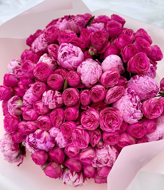 Роскошный VIP букет из пионов и пионовидной розы