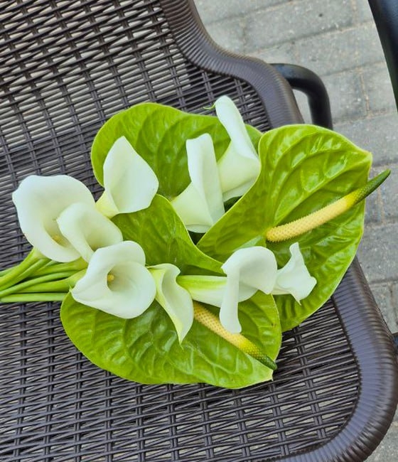 Стильный букет невесты из Калл и Антуриума