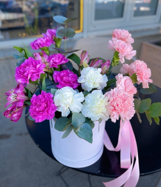 Композиция из Диантуса нескольких оттенков